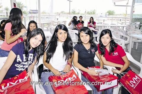 15082011  Hernández, Sofía Temple, Valeria Alanís y Brenda  Rodríguez.
