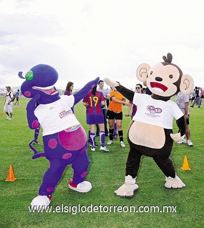 14082011  mascotas de Lala se encargaron de divertir a los pequeños.
