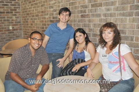 17082011 Alejandro Rivera, Humberto Zugasti, Daniela y Jazmín.