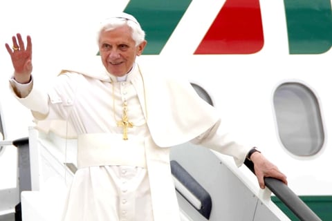 El Papa Benedicto XVI llegó al aeropuerto de Madrid, para presidir el inicio de los trabajos de la XVI Jornada Mundial de la Juventud católica en el marco de su tercera visita a España.