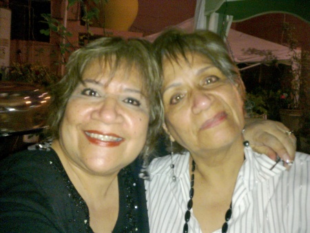 ANA MARÍA y María Antonieta Ovalle.