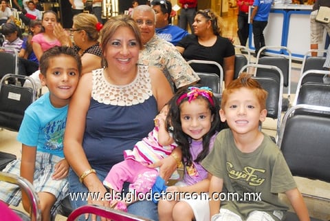 18082011 , María Elena, Marielle, Danna e Ian.