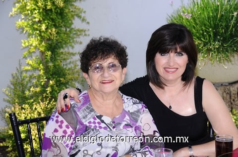 23082011  Ortiz, Valeria Abraham y Romina Calderón.