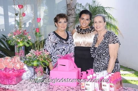 22082011 Muñoz, Silvia Plata y Luz Jiménez.