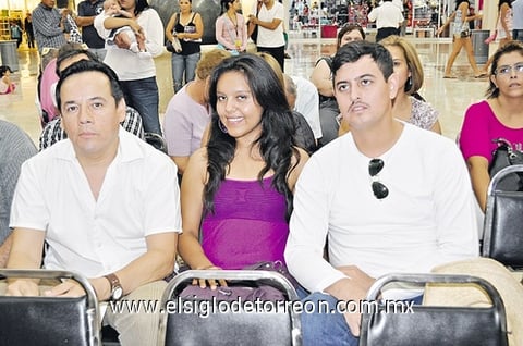 23082011  Bejarano, Salma Solís y Manolo Hernández.