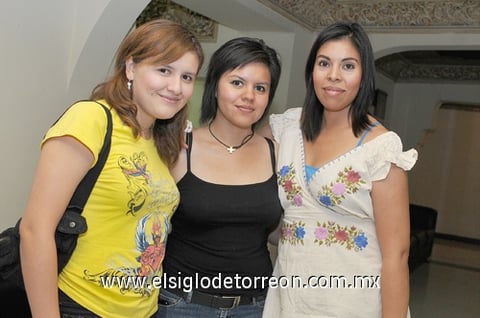 25082011 Bárbara, Dania, Michelle, Karen y Julián.