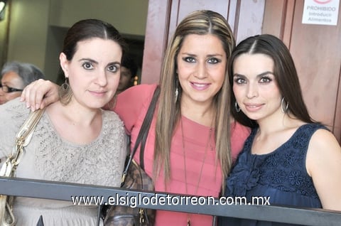 26082011  Laura y Cynthia.