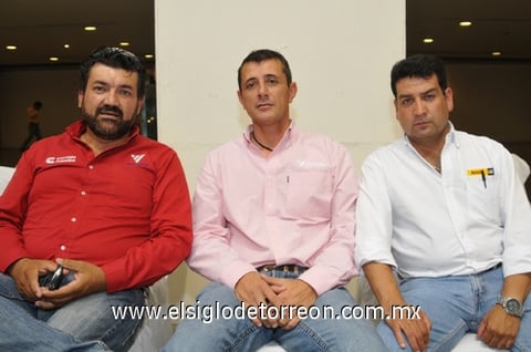 26082011  Martínez, Gabriel Bustamante y Víctor Soto.