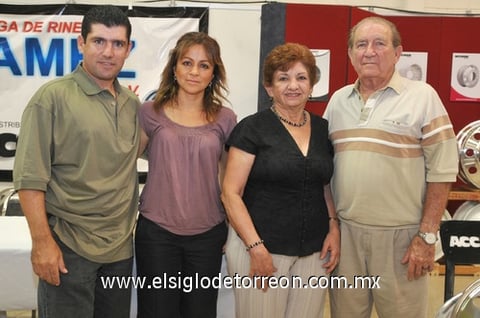 26082011 , Mariana, Aída y Abraham.