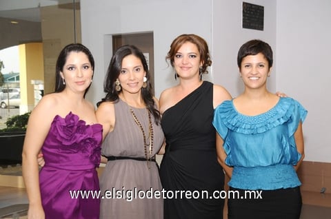 29082011  Alcalde, Dayis Anaya y Jéssica Yacamán.