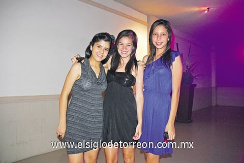 29082011 López, Pamela Alfaro y Mariana Constantino.