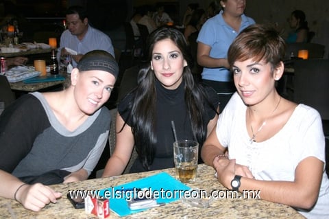 29082011  Bello, Yaja Garza y Mariana Peña.