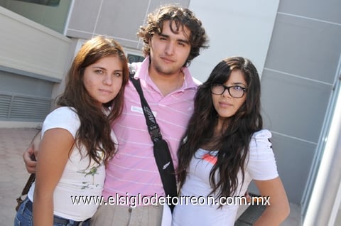 29082011 Gutiérrez y Abigaíl Almaguer.