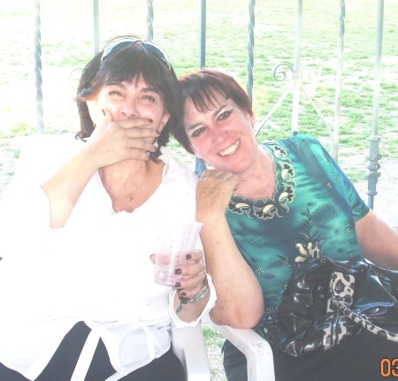 LETY Magaña y Bertha.