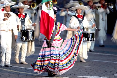 La banda Jaguares de la Tamayo y la compañía de danza Tenochtitlán de México ensayaron para el  Festival Internacional Militar de Música 'Spasskaya Tower'.