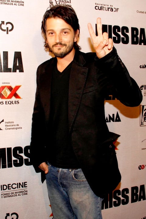 Diego Luna dijo sentirse muy feliz de haber formado parte de este proyecto, que los alienta a seguir con la producción de buenas historias y un cine que permite pensar y hacer reflexionar al público.