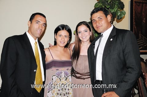 09092011  Reyes, Lorena de Reyes, Mayra y Carlos Vallejo.