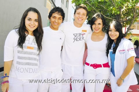 10092011  Galindo, Santiago Obregón, Andrés Santana, Karen Rivera y Cinthia Román.