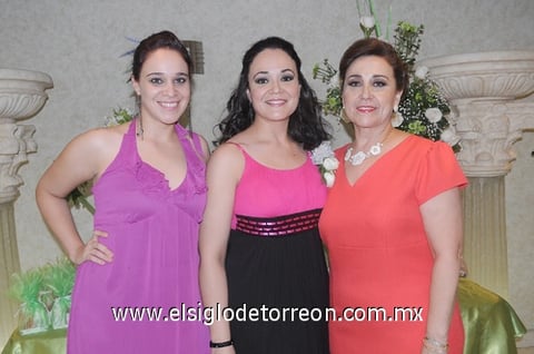 10092011 de su vida de soltera con una celebración organizada por su hermana, Ilse Madinaveitia y su mamá Sra. Morayma Bermúdez.