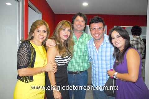 12092011  Estrella, Isabel Torres, Ana Sofía González, Bárbara Díaz, Gaby Garnier, Marifer Osornio y Gerardo Bustamante.
