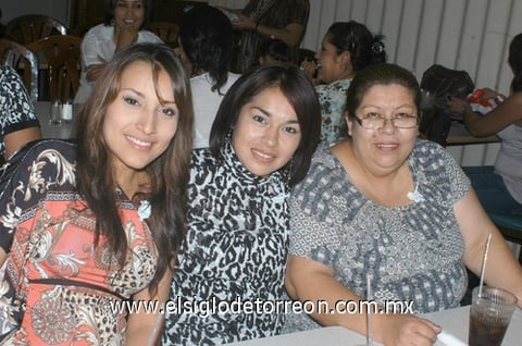 10092011  Gallegos, Joselin Galván y Arcelia Pérez.
