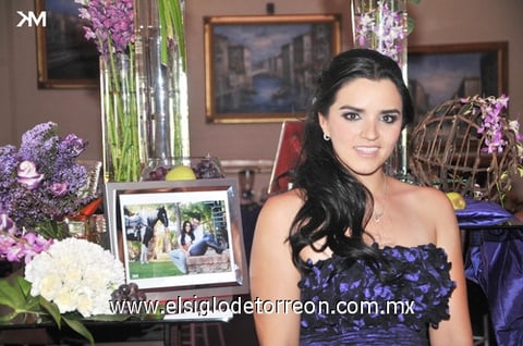 17092011  Dávila recibó una emotiva despedida de soltera.- Studio KM