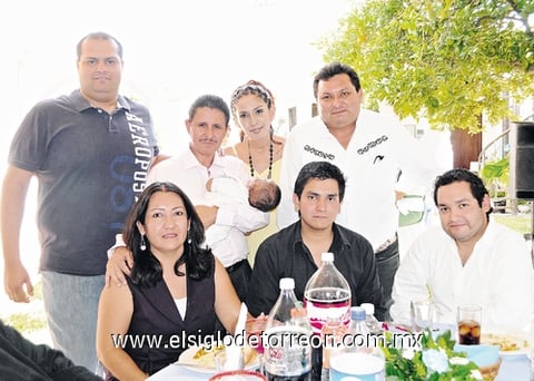 18092011 de Muñiz, Ernesto Muñiz, Raúl Muñiz, Elías Muñiz, Ángel Muñiz, Rosalía Mora, Maximiliano Muñiz Mora y Ernesto Muñiz.