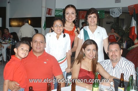21092011 , Ricardo, Elsa, Hilda, Angie, Fátima y Héctor.