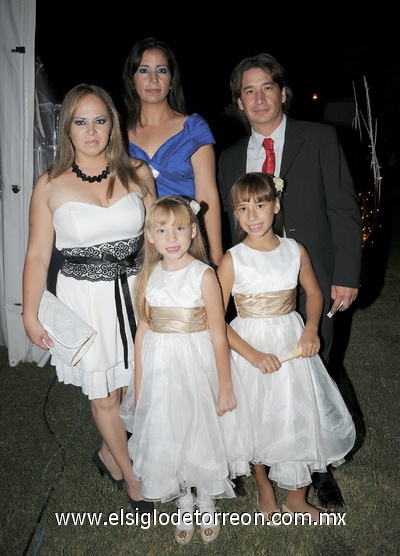 21092011  del Carmen González, Betty Aranda Rodríguez, Óscar Eduardo Aranda Rodríguez, Naomi y Aranza Aranda González.