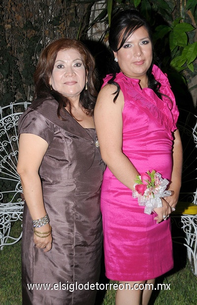 24092011  con la organizadora Sra. Rosalinda Salas de Rosales.