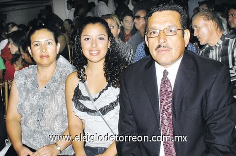 24092011  Cardien, Cinthia Ríos y Francisco Ríos Rodríguez.