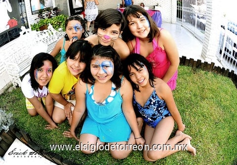25092011  Valdés Sotomayor con sus amigas.