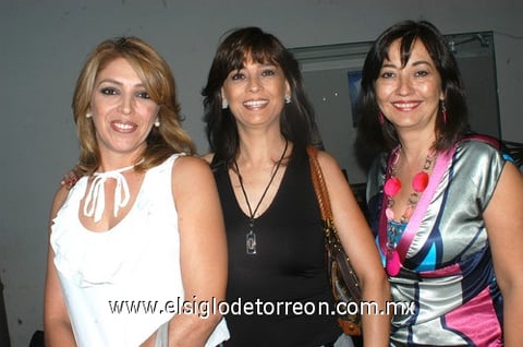 25092011  Ayup, Ileana Medina y Dora Sánchez.