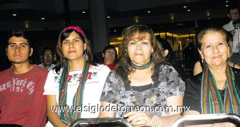 25092011 González, Brenda González, María Enriqueta Flores y Manuela González.