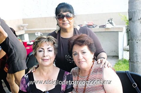 26092011 , Tita, Coco y Adriana, del Club La Rosa.
