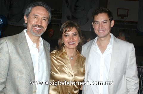 29092011 Antonio Ramos, Nury de Ramos y José Antonio Ramos Favela.