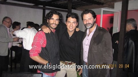 Amigos junto a Luis Fernando González.