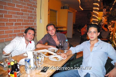 José, Gianfranco y Alejandro.