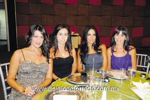 Selina, Eva, Esther y Verónica.