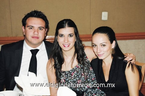 Salvador Sánchez, Gaby Martínez y Naty Garza.