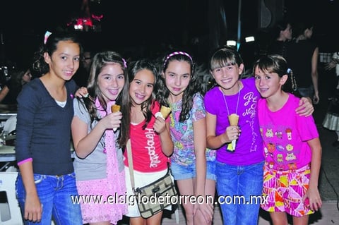 Natalia, Valeria, Isabel, Daniela, Mary Sofi y Priscila.