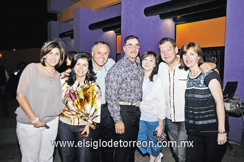 Cecilia, Cecy, Fernando, Pancho, Natalia, Neto y Tony.