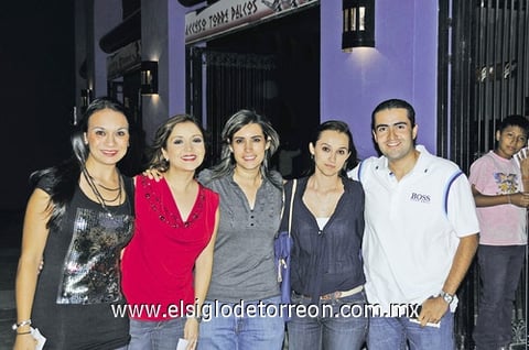 Valeria, Ale, Fabiola, Ana y Juan.