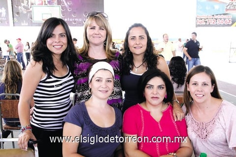 Sonia Fiscal, Karla von Bertrab, Consue Jiménez, Carmen Rivera, Paty Mitre y Marié Tinoco.