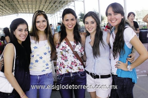 Karen, Giovanna, Cecilia, Pamela y Helena.