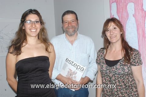 03102011  Cocoyo, Victoria y Alicia.