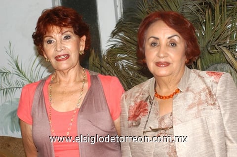 05102011  Flores, Alma Kareny, Chelito Colon y Celia Meza.