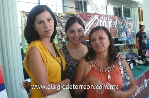 06102011  Cepeda, Alicia Dorantes y Gaby Gutiérrez.