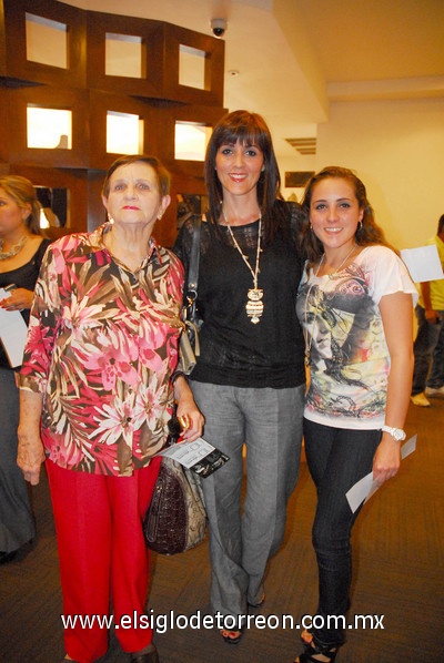 10102011 , Bertha y Gloria.