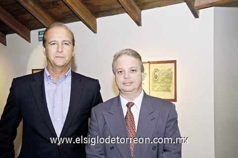 09102011 de Iriarte, Ramón Iriarte, Leopoldo López y Silvia Castro, parte de los integrantes del patronato.